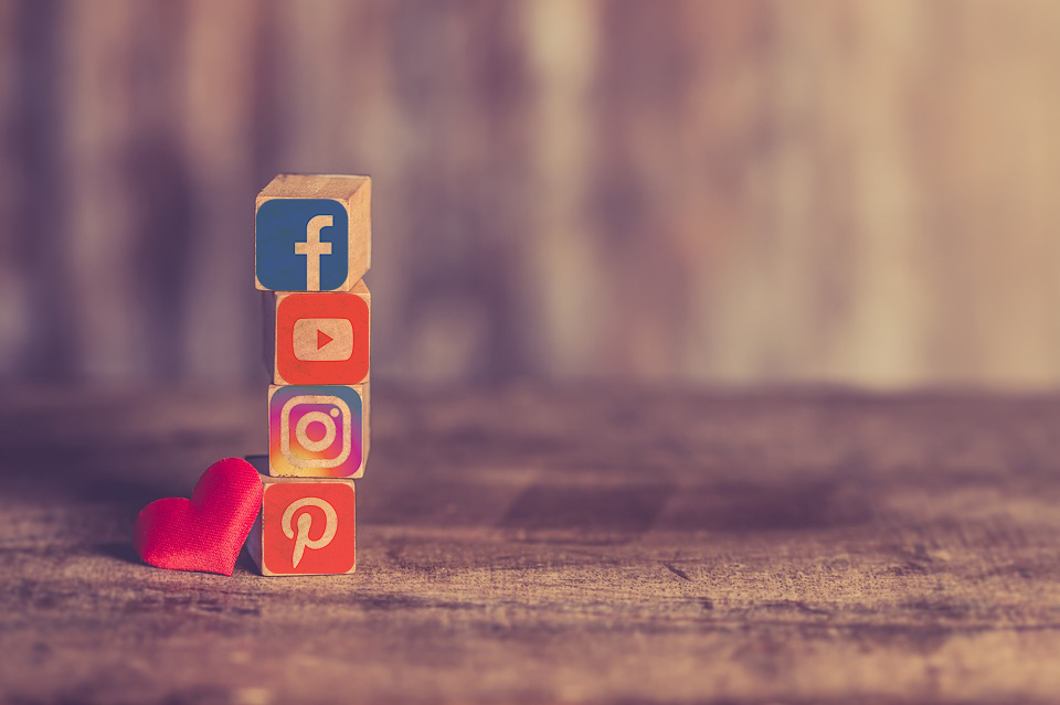 clients grace aux tics — Social Media Marketing Images