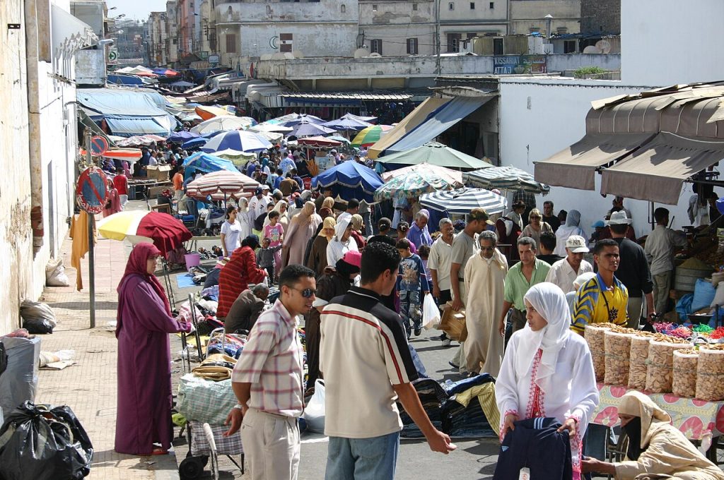 enseigne digitale — Le Maroc face à la poussée des marchands ambulants (5926516659)